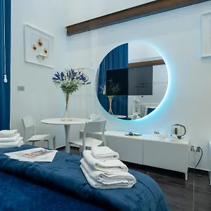 2* Alojamento de Acomodação e Pequeno-almoço Skyhouse Chiaia