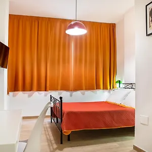 2* Casa de hóspedes 1970